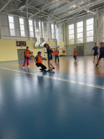 Сегодня наша начальная школа ездила на зональные соревнования по мини-футболу.